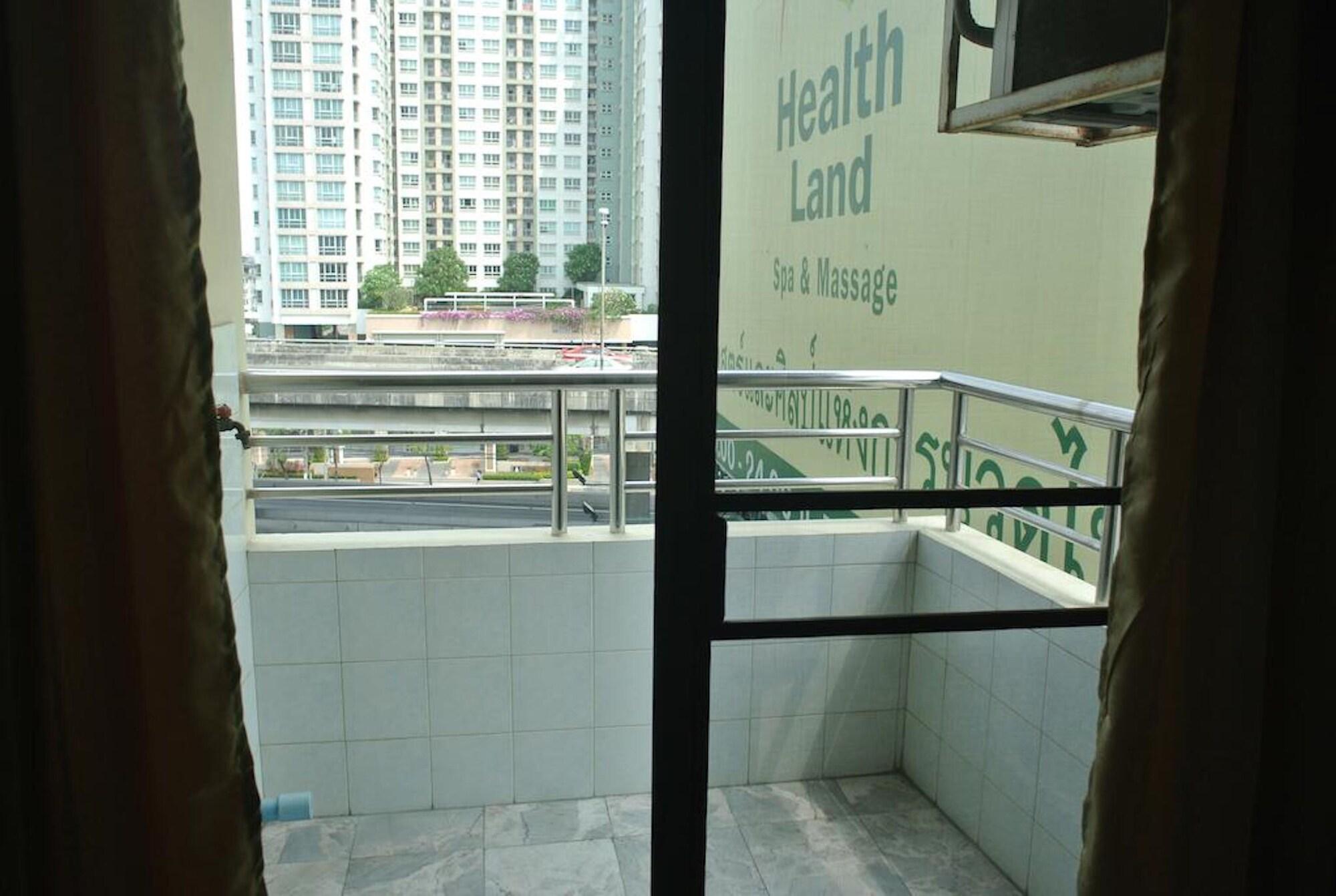 S.K. Residence Bangkok Exterior photo
